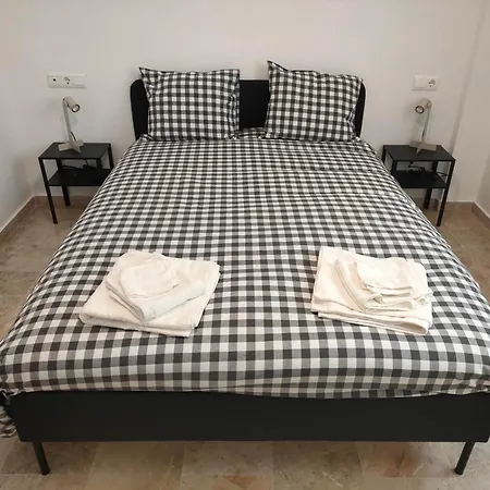 Baran - Free Parking Gratis アルミージャ